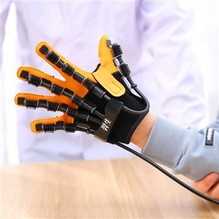 Handschuhe für Schlaganfallpatienten