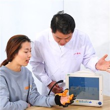 Physiotherapie-Smart-Handschuh für Schlaganfallpatienten